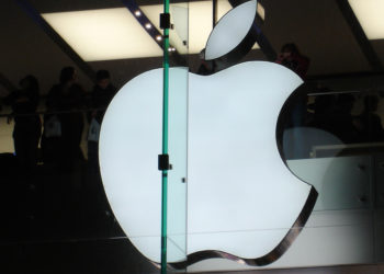 Apple's stock prices fell 0.5%, Friday.
